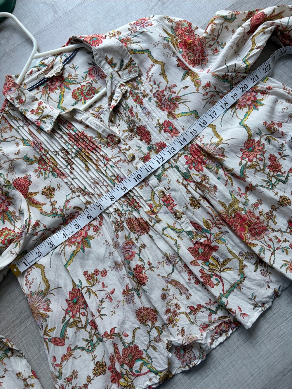 Pilcro by Anthropologie Bird Printed Pintuck 3/4 Button-Front Blouse, Size M - Picture 11 of 12